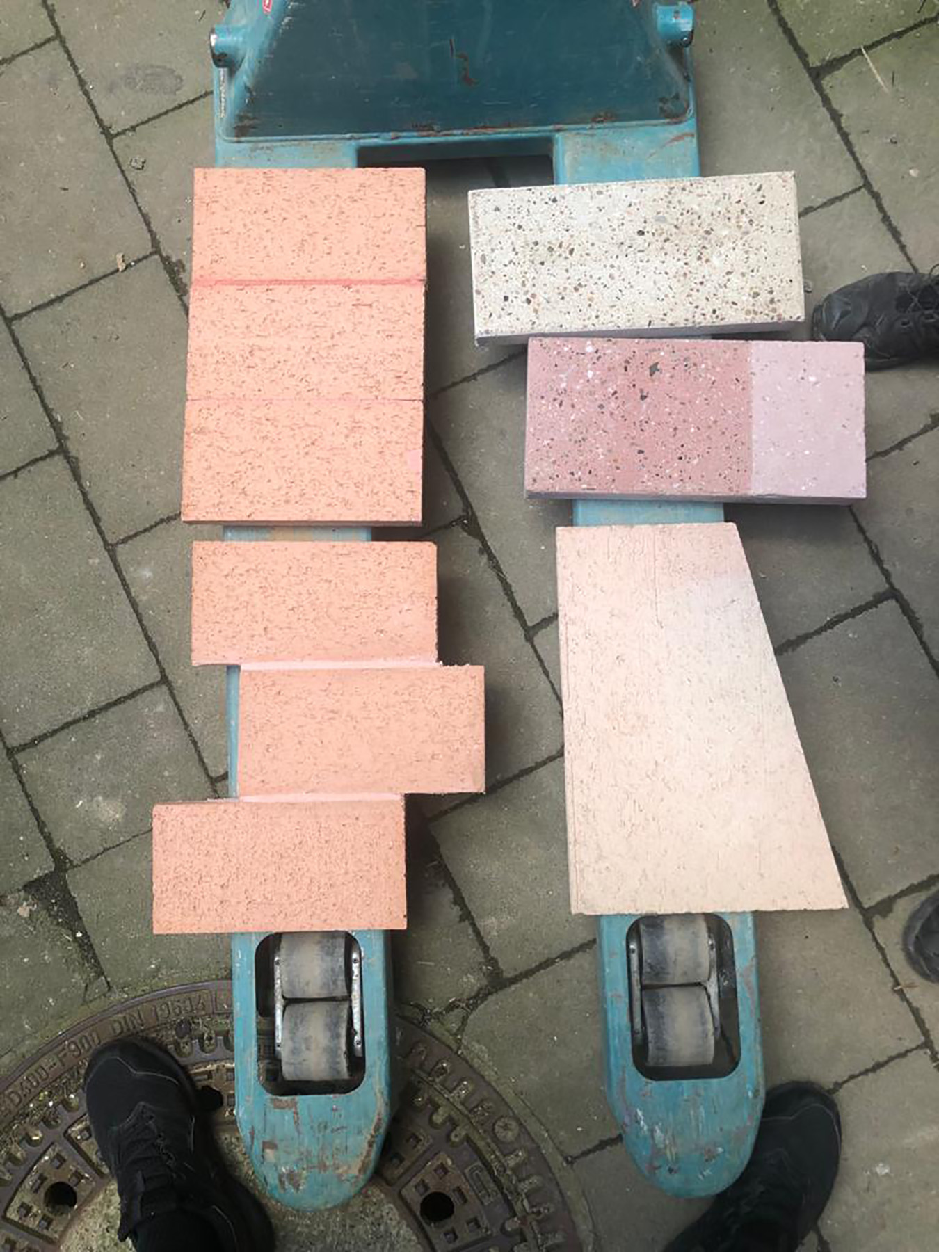 Geschnittene Steinrpoben in rot und beige